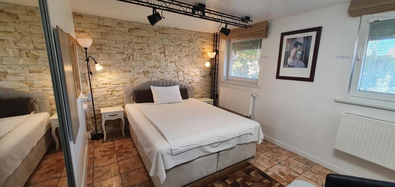 Aparthotel Savas 3 ,, Cosy House Studio" & Parking Kaunas Exterior foto